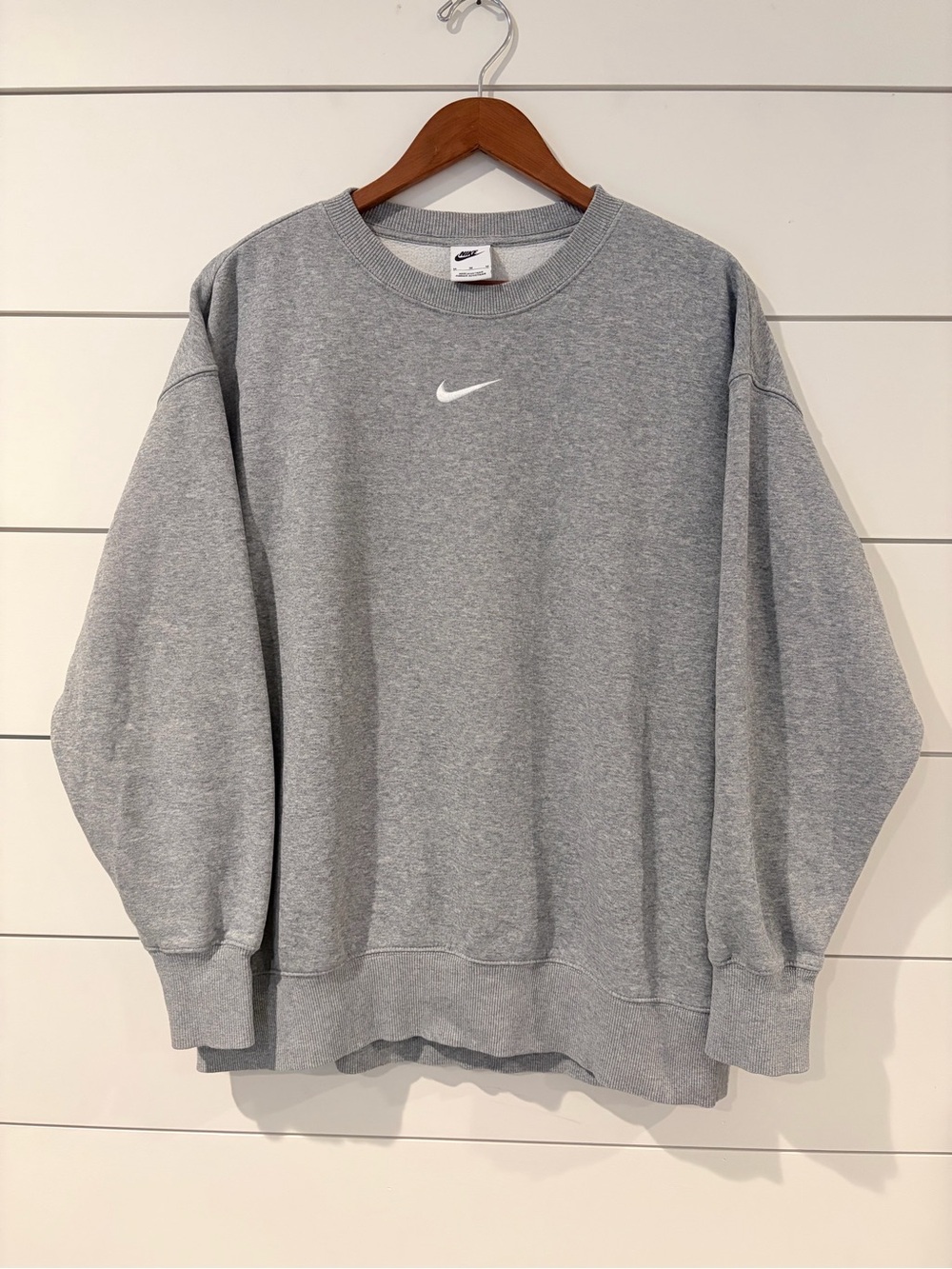 Nike Gray Oversized Crewneck Women’s Sweatshirt M Sporty Athleisure Normcore